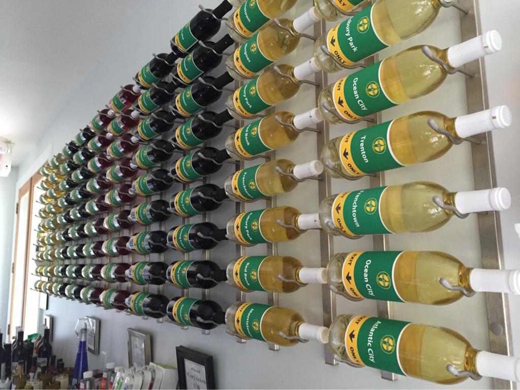 JerseyGirlWine's tweet image. Join @OldYorkCellars @WhatExitWines @OYCWineCloud @HometownHeroUSA and send ur comments to #virtualvines