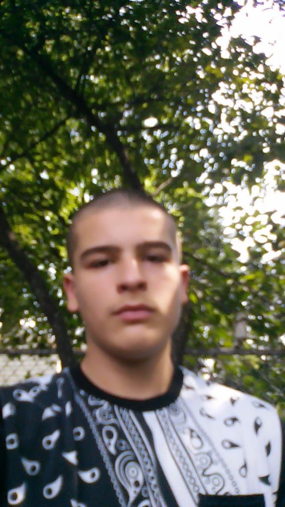 716_465's tweet photo. jus chillen http://t.co/5gW5exh0Cw