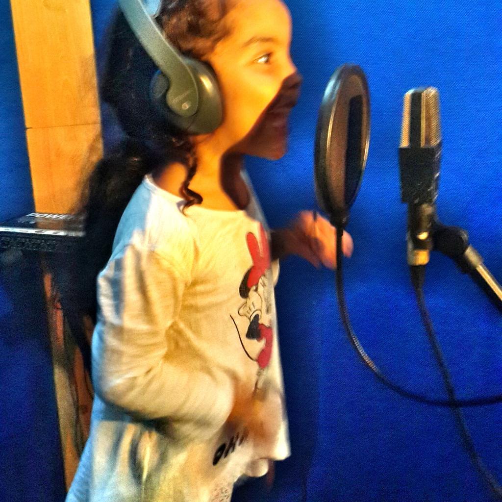 RonalbisR's tweet photo. No se pierdan talento revelacion isabella La Voz👶🎤🎼 http://t.co/BvAgLTdIbJ