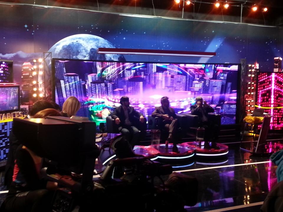 En piso, x comenzar #JuevesIntratable  <a href="/Lozano_Claudio/">Claudio R. Lozano</a> @EvangeCodoniFP <a href="/JCAlderete_CCC/">Juan Carlos Alderete</a> y Marta Maffei <a href="/Intratablestv/">Intratables Oficial 🌀</a>