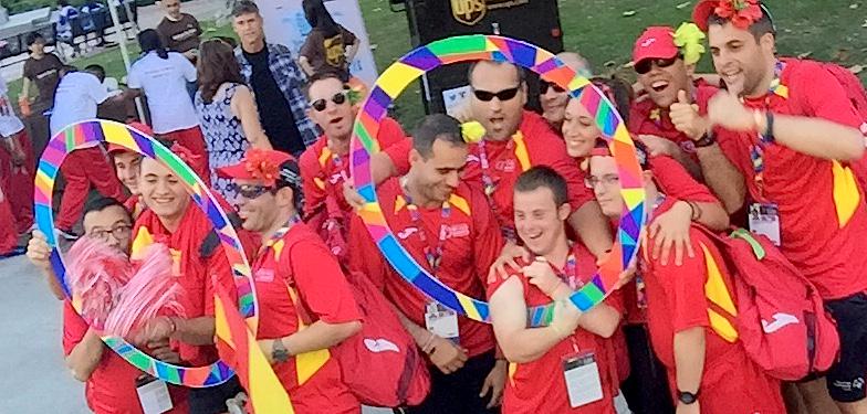 SOSelfieBrigade's tweet photo. Team #España getting PUMPED UP! #unifiedselfie #ReachUpLA http://t.co/aREuz7ErCv