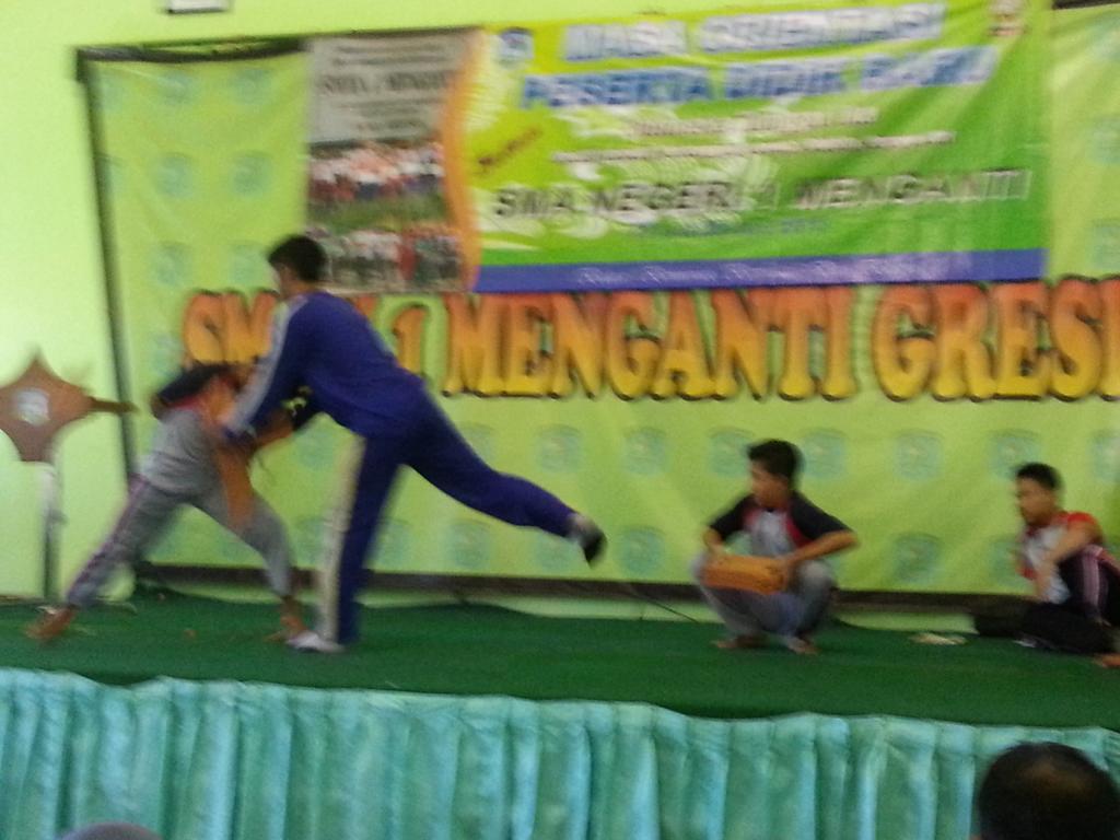 penutupan MOPDB oleh pensi dari siswa