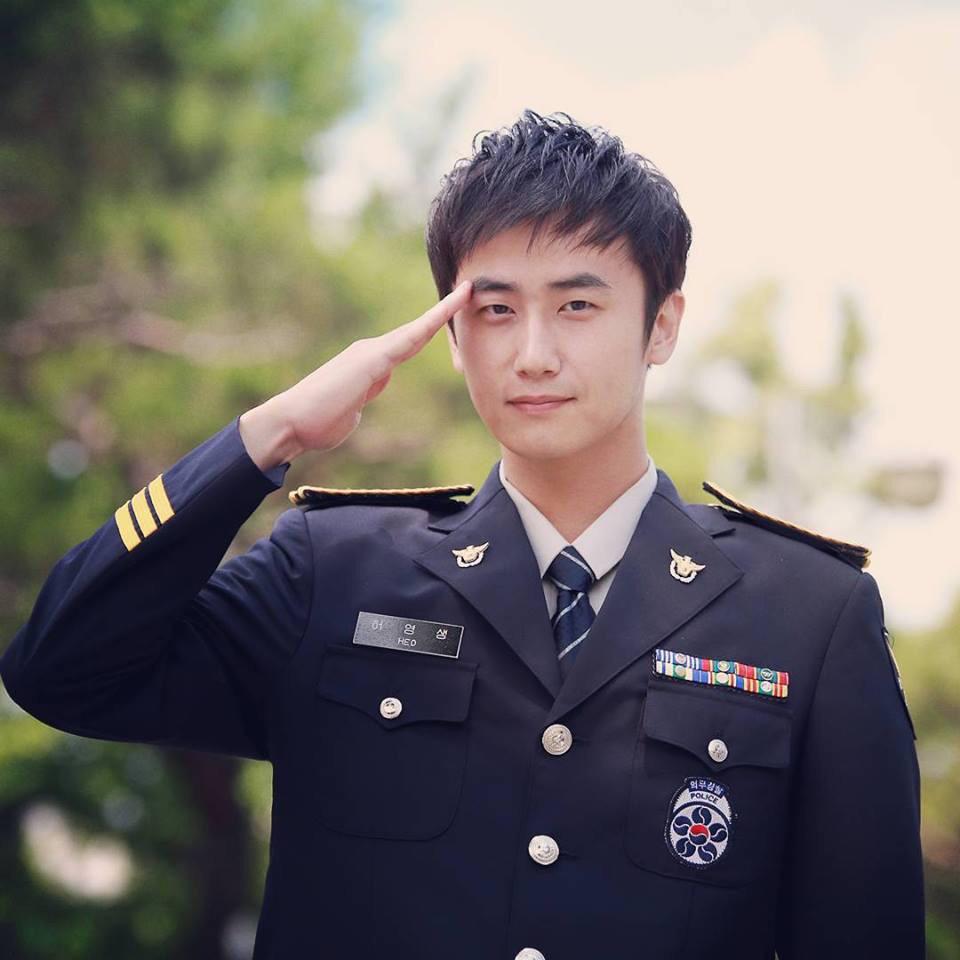 _kinghns's tweet photo. 신고합니다. 수경 허영생은
2015년 7월 30일 부로
전역을 명받았기에
이에 신고합니다.
충성~!!!! http://t.co/S8g5GqOc5l