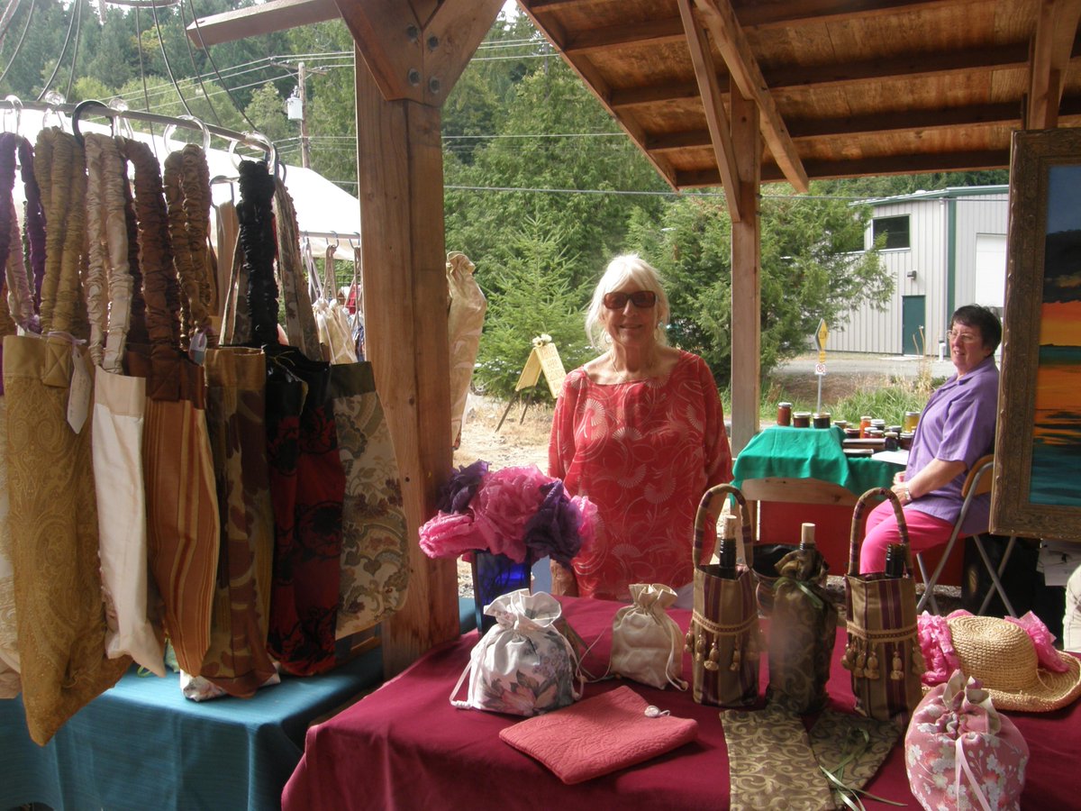 SunnySaturna's tweet photo. Check out the local art &amp; crafts at Saturday's Market! #saturna #vacation #shoplocal #crafty #artsy #unique #treasure http://t.co/KFCvlucDJb