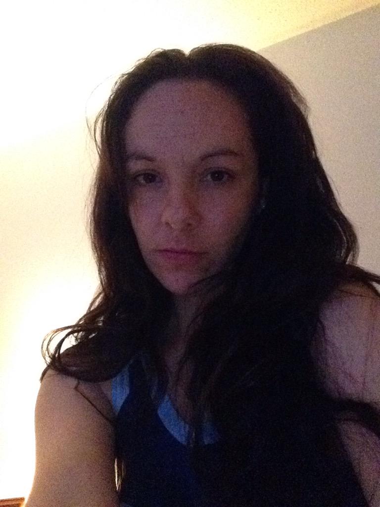 eusage28's tweet photo. Sleepless night....😒 http://t.co/1JO8l4EHWb
