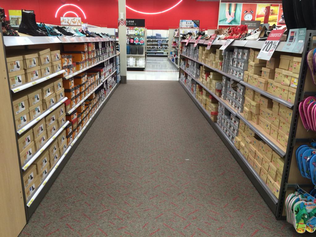 Haylie_Carlson's tweet photo. β@AmandaGroll: Shoe aisle zone game strong. #zonegoals #Rosevilledoesitright #Targetprobs @JennyOndler http://t.co/qUVZgbbs0qβ @pear_laura