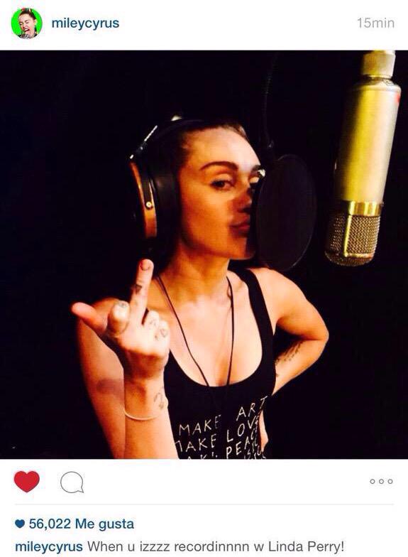 TheMileyCyrus's tweet photo. Miley's in the studio recording a song with Linda Perry! http://t.co/eZOhDJ3X0D