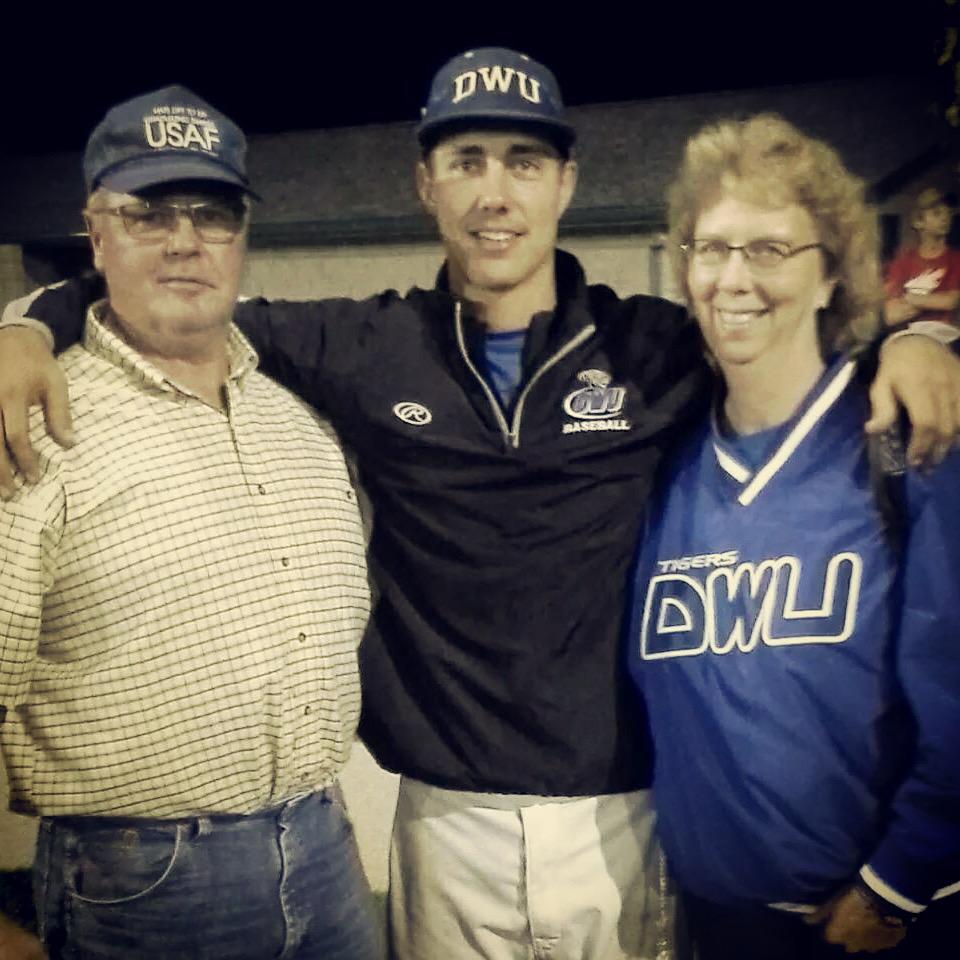 logan_risse's tweet photo. So proud of my mom for winning her fight with cancer as we found out today she is now officially cancer free!! http://t.co/c2Nt1Bu10T