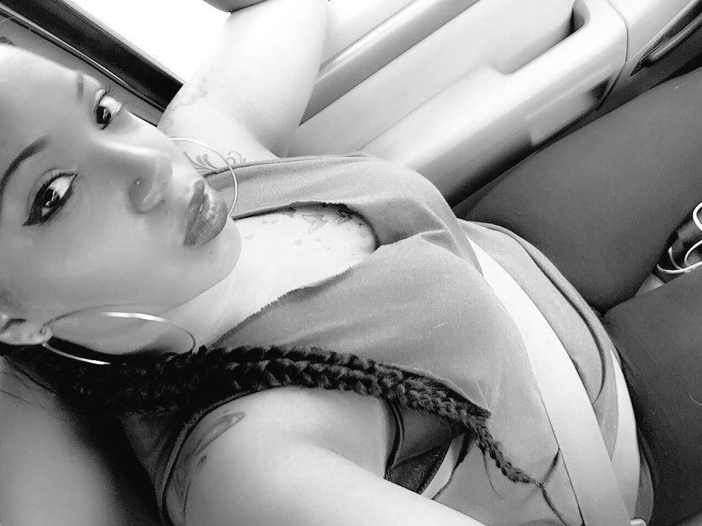 OLIVIA (@mixeddoll92) on Twitter photo 