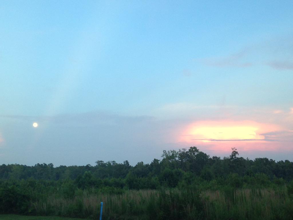 hokieranger's tweet photo. Sunset reflection and full moon at Staunton River @VAStateParks http://t.co/d22g4cRkJt