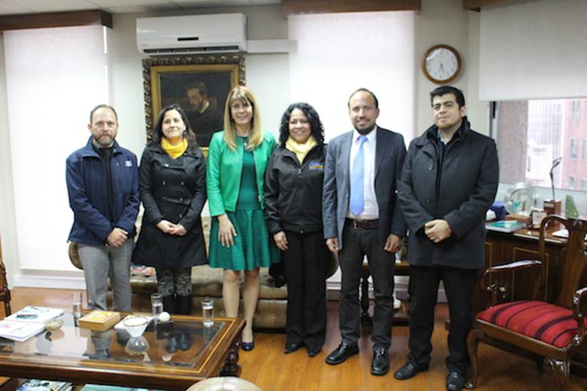 FENAMIP's tweet image. FENAMIP se reúne con Ministra del Trabajo para exigir la mediación del gobierno ::: fenamip.vidasindical.cl/contenido/noti…