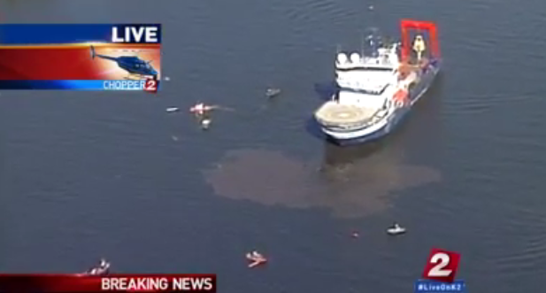 KATUNews's tweet image. Fennica has now cleared St Johns Bridge while some dangling protesters remain: #LiveOnK2 #ShellNoPDX
