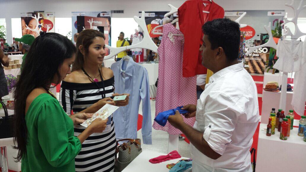 SENAComunica's tweet photo. En Barranquilla 38 emprendedores #SENA participaron en rueda de negocios  @comprecolombian @PROPAIS y @MincomercioCo http://t.co/j0aYlN7Erm