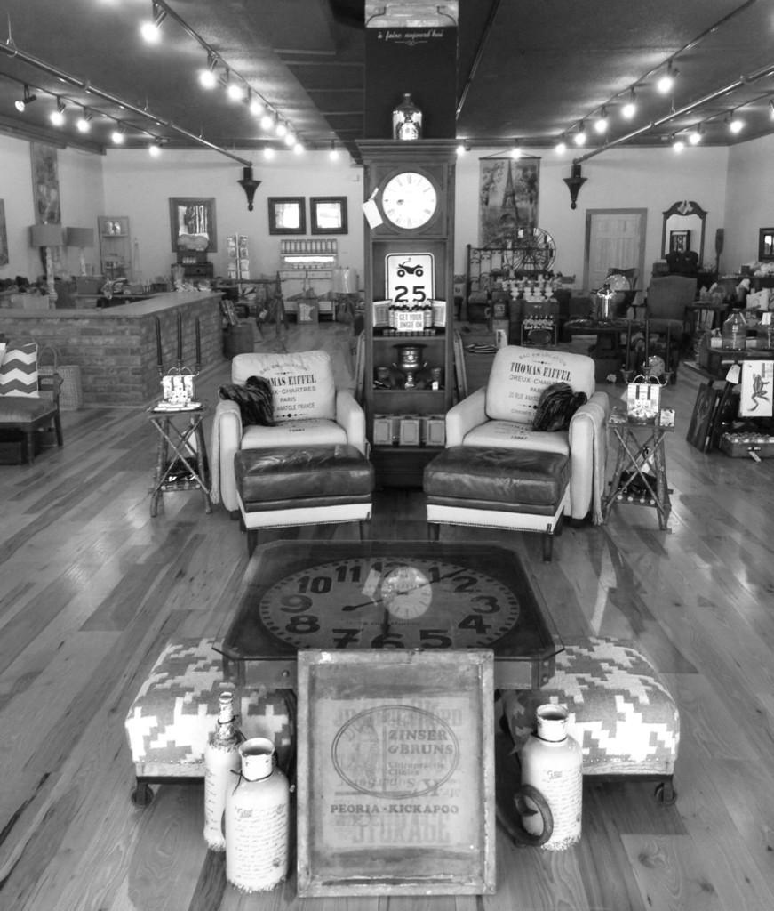 tiQuetheStore's tweet photo. Celebrate EHS class of 1995
20% off entire store!
Friday 10-6
Saturday 10-4 http://t.co/uuyXV9nDa3