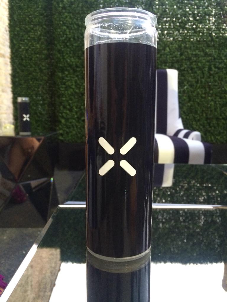 ClosedSessions's tweet photo. Beautiful vibes at the @PAXvapor Pre Lolla party. #PaxPartyMode http://t.co/LSs4FFL4JO