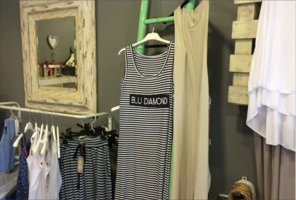 maresmeclick's tweet photo. DRESS&LOVE s'ha afegit a #cataclick #moda #casual #vilassar #maresme #comerรง #musbombon #nens #basics #dresslove http://t.co/HVhSk5Y4yD