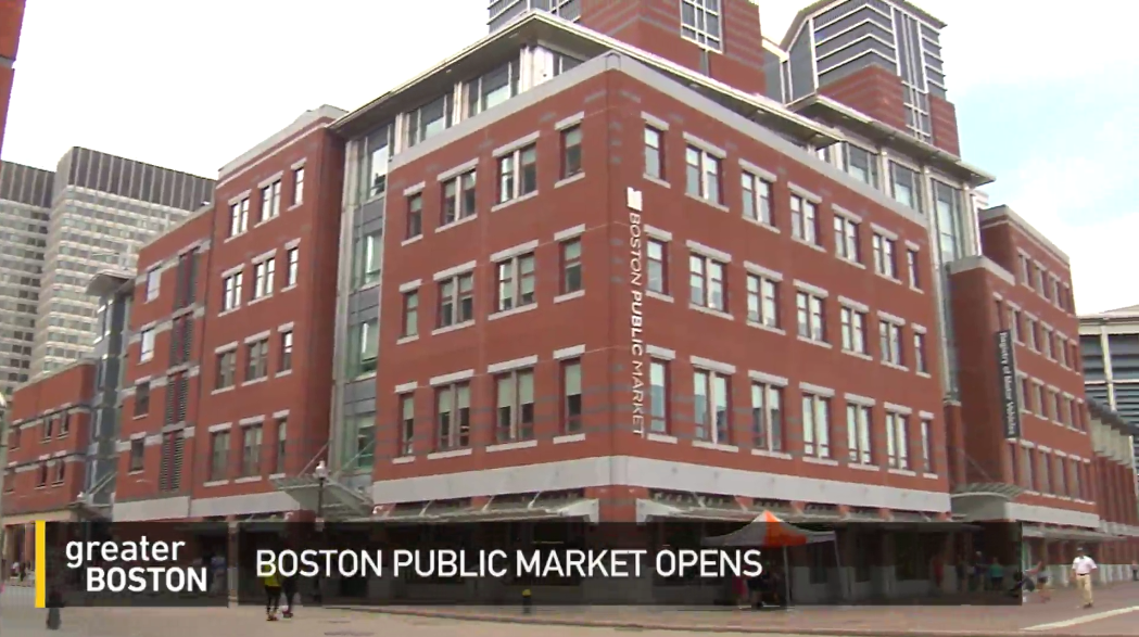 GreaterBoston's tweet photo. ICYMI the long-awaited grand opening of the @BosPublicMarket http://t.co/ePv2XR1Wi5 http://t.co/VYbewpri4X