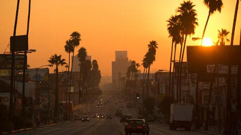 SunsetHalf's tweet photo. What are some of your favorite routes to take when you're training to #RunSunsetStrip? http://t.co/dRo8kQ4Neb