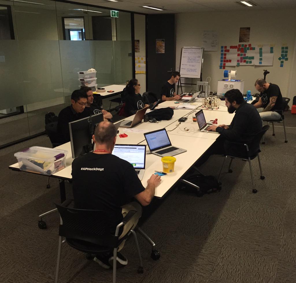 planetsuzie's tweet photo. Down to the wire! Go team protopost go! #APHackDayz #hackfrenzy http://t.co/wz7Em2bQNN