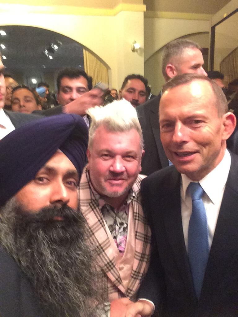 DarrynLyons's tweet photo. @Geelong_Mayor with our indian  delegation and the primeminister @DrJsvirk @TonyAbbottMHR last night in melbourne http://t.co/XKdOQ09emq