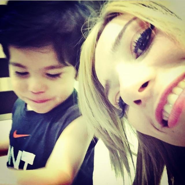 EstradaMayela's tweet photo. Los amo @JazminconJ http://t.co/Y7b9QAn9z9