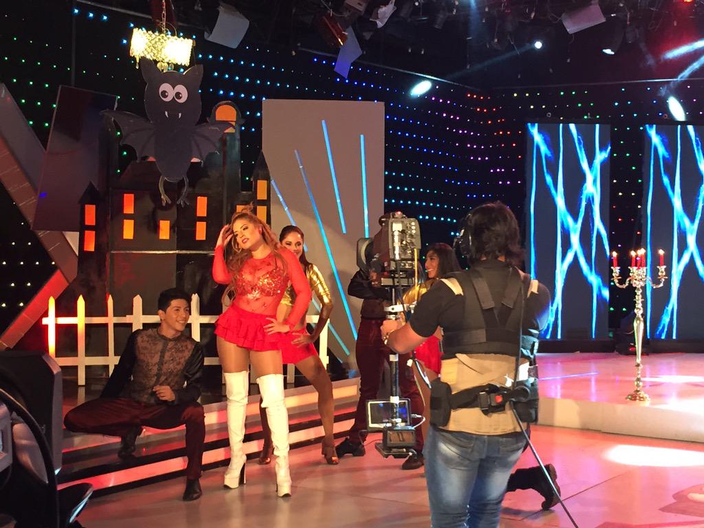 tcsoyelmejor's tweet photo. ¡@SukitaSanchez bailó para ser LA MEJOR! Tienes tiempo para votar dando Retweet a su única foto. ¡#YoConLosVIP gozo! http://t.co/8nh3YXptVp