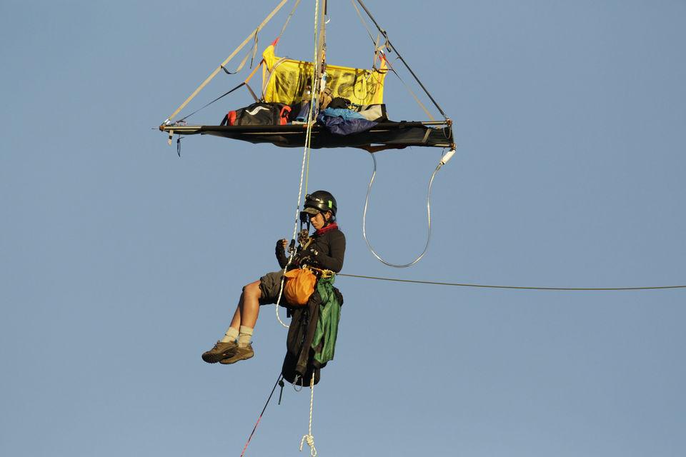 DnBcorporation's tweet image. Oregonian: .Greenpeace protesters claim symbolic victory as Shell Oil ship leaves Portland  #ShellNoPDX …