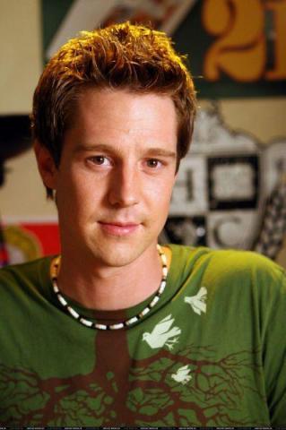 Marco Sparks on Twitter: "@monikachaos @benjamin_light When googling douche  bags wearing puka shells, Logan from #VeronicaMars comes up a lot.  http://t.co/lm3q0xRocV" / Twitter