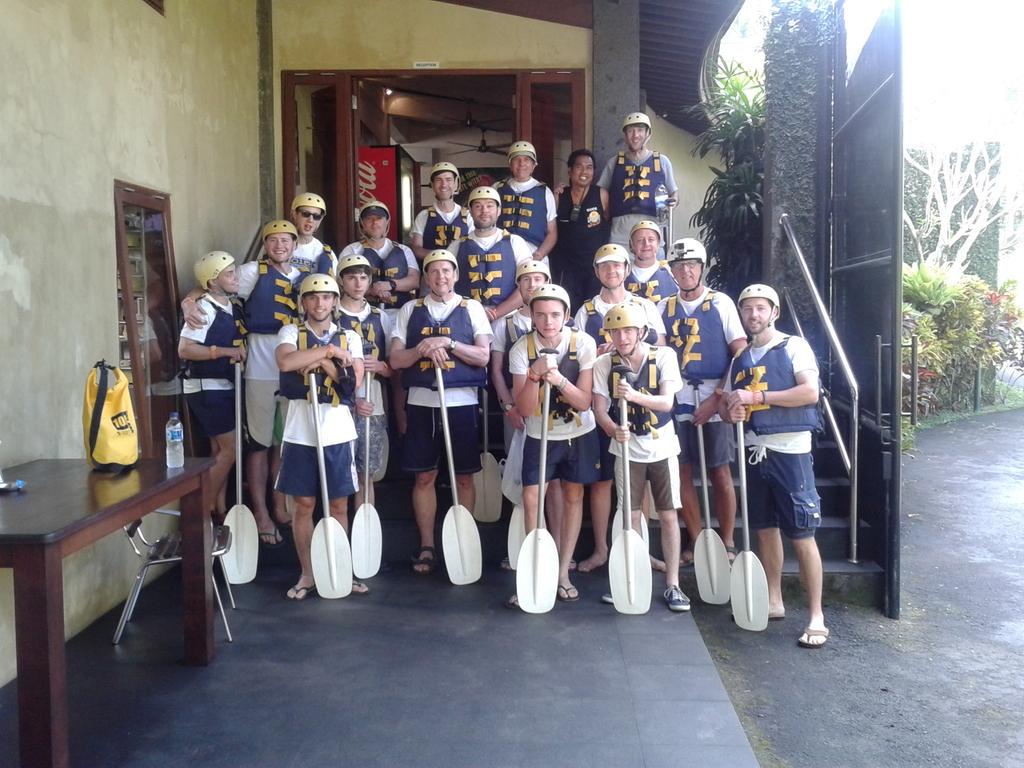 PhilGriggs7's tweet photo. stags on tour 
#squad #lads #balibois http://t.co/jmaTarATFY