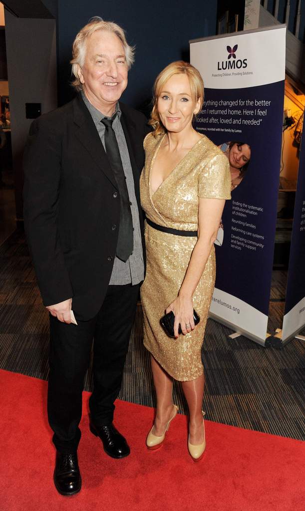 TIME : 17 Harry Potter stars wish J.K. Rowling a happy birthday jk_rowling 
 (http://twitt 
