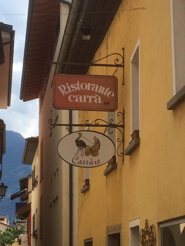 microscope_man's tweet photo. @Carra23 The perfect restaurant......Pity it wasn't 23...😉 http://t.co/DsOF2JuI1m
