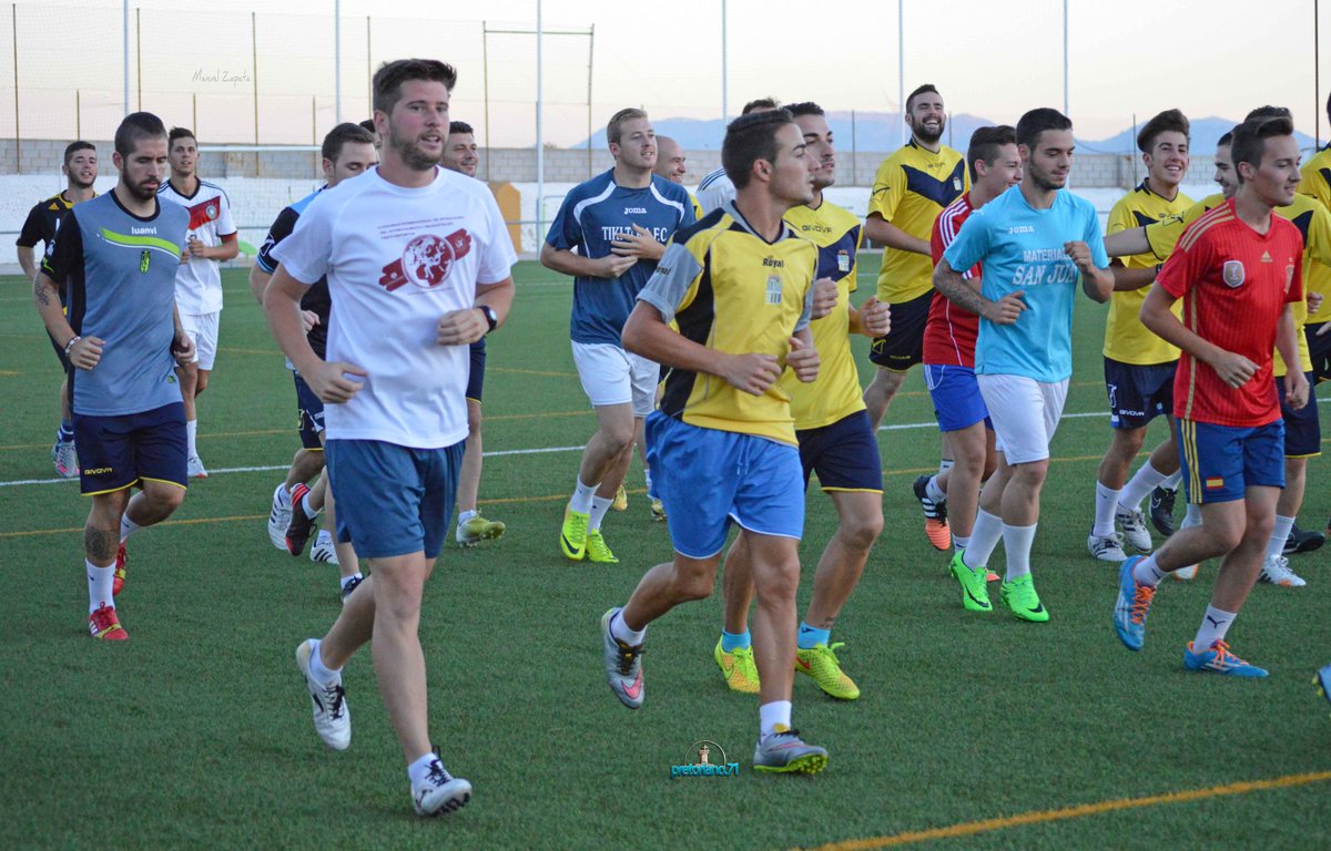 71pretoriano's tweet photo. La máquina empieza a rular, el @CDNavas_  comienza con sus entrenamientos, @ctsaradio @JaenenJuego @jose_gaviota http://t.co/H0MlRZDrnl