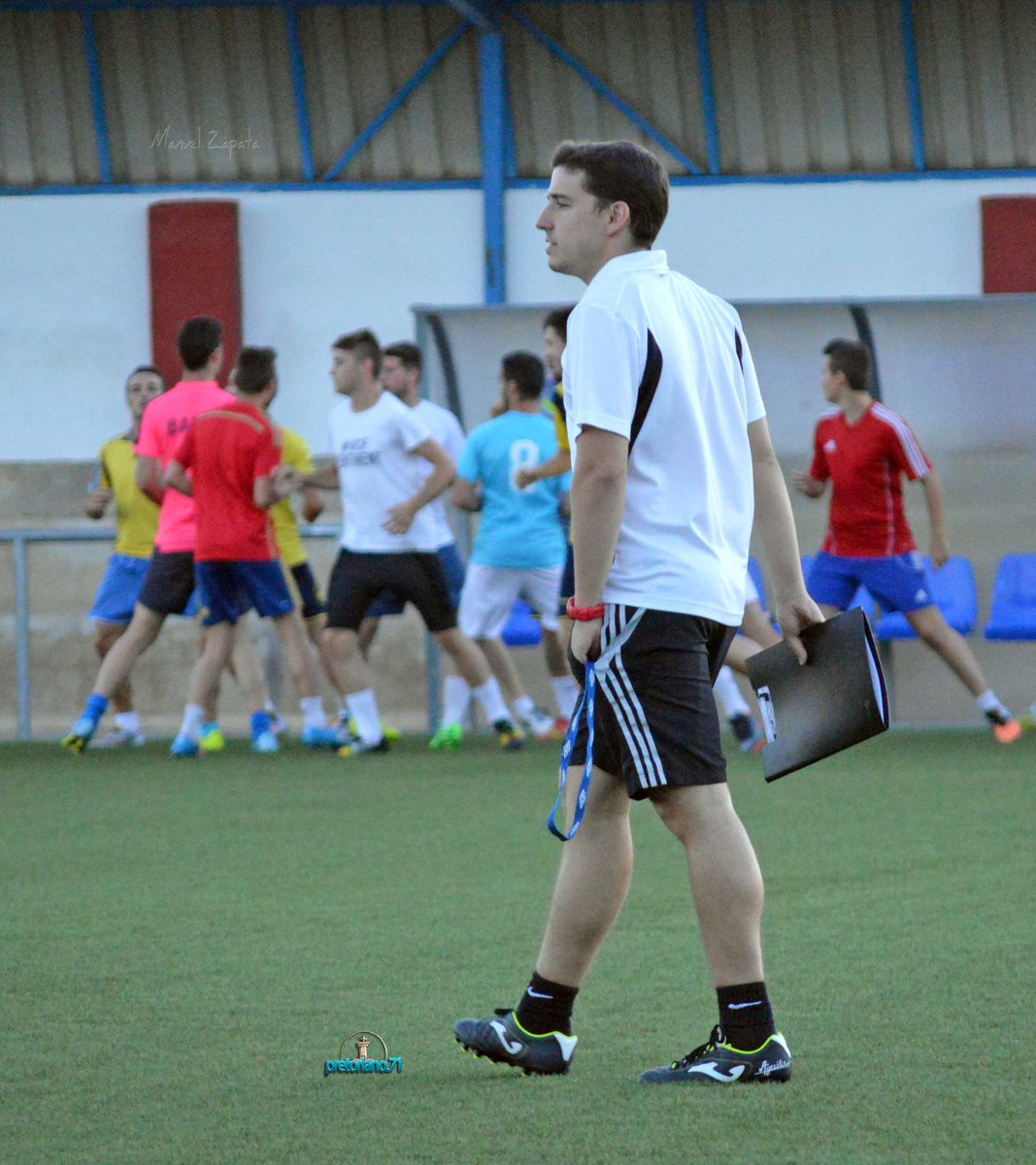 71pretoriano's tweet photo. La máquina empieza a rular, el @CDNavas_  comienza con sus entrenamientos, @ctsaradio @JaenenJuego @jose_gaviota http://t.co/H0MlRZDrnl