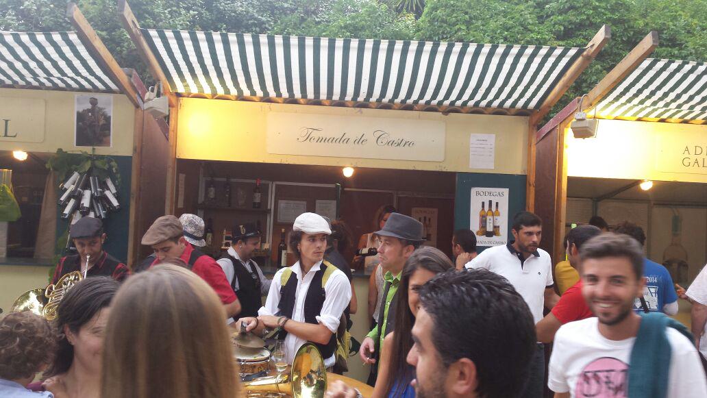 tomadadecastro's tweet photo. ¡Muy buenos días! @tomadadecastro os deja algunas de las fotos de la Festa do Albariño. ¡Disfruten del fin de semana! http://t.co/mowead24s0