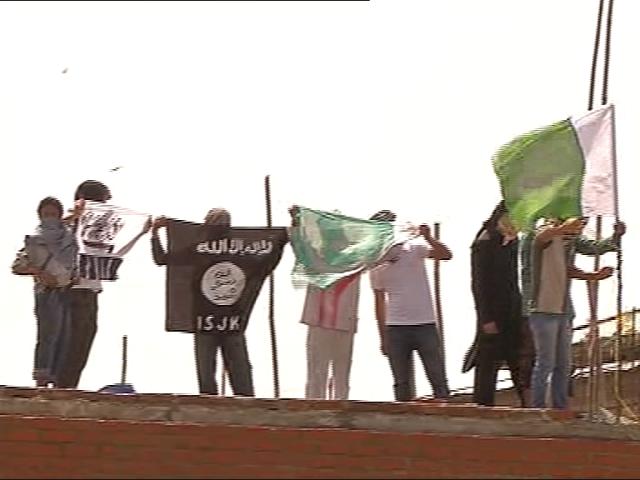 ISIS &amp; Pakistan flags raised again in Srinagar, J&amp;K #ISISFlagProvocation