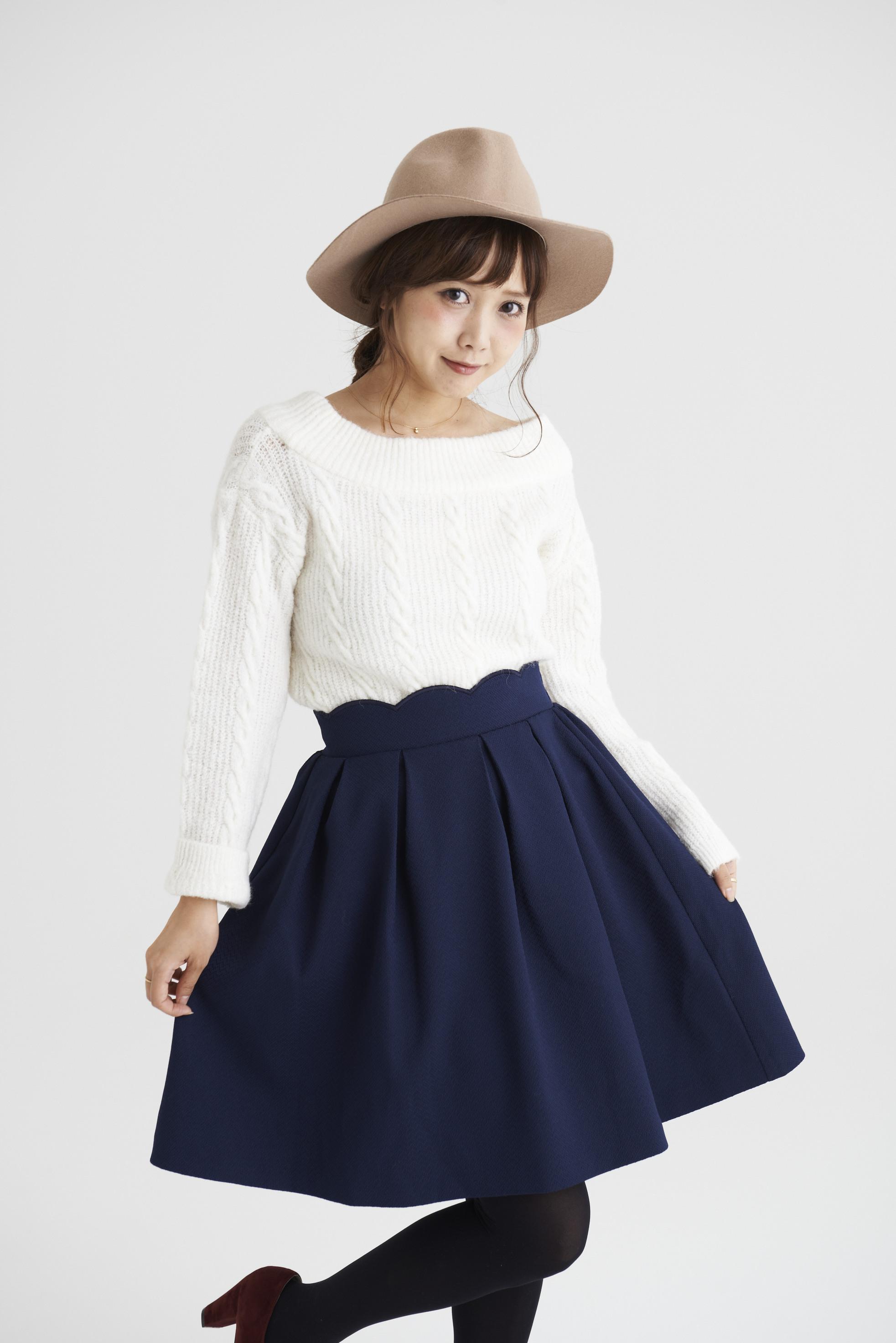Majestic Legon A Twitter Pre Order この秋も継続人気のスカラップ ニットをインしてとことんガーリーに着こなしたい こちらも本日からご予約スタート ウエストスカラップスカート Http T Co Pdbr6rbhfn Http T Co 0lkx9cphaa Twitter