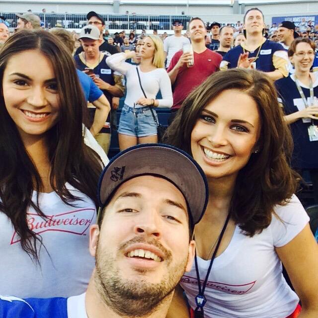 kateyacula's tweet photo. Awesome time at #bombergame #Bombers #win @RoguePromo #winnipeg #babesquad @budlight http://t.co/nOhyhQesGl