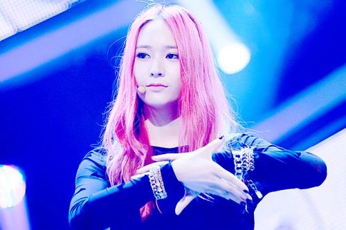 soojungifs's tweet photo. She resembles jess alot in these pics http://t.co/dyxAbG5veP