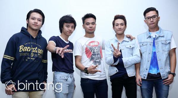 ckltphoodings's tweet photo. @MrIlhm @bismakarisma @mrezanugrah @dickymprasetyo @rafaell_16 @SMASHindonesia ♥♥ #SBAlwaysWithSMASH http://t.co/wHZZokqx8B