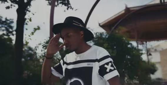 DistrictFR's tweet photo. (Clip) @Sopranopsy4 - Millionnaire : http://t.co/1JSxd4hIgL Réalisé par @BEATBOUNCEEnt http://t.co/BKUcDbwfB3