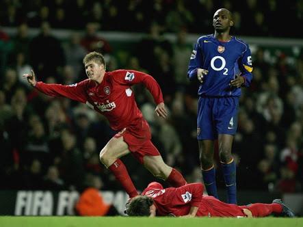 Mattye2012's tweet image. Neil Mellor's strike against Arsenal to give the reds a 2-1 victory! #PLmoments 
@NeilMellor33
