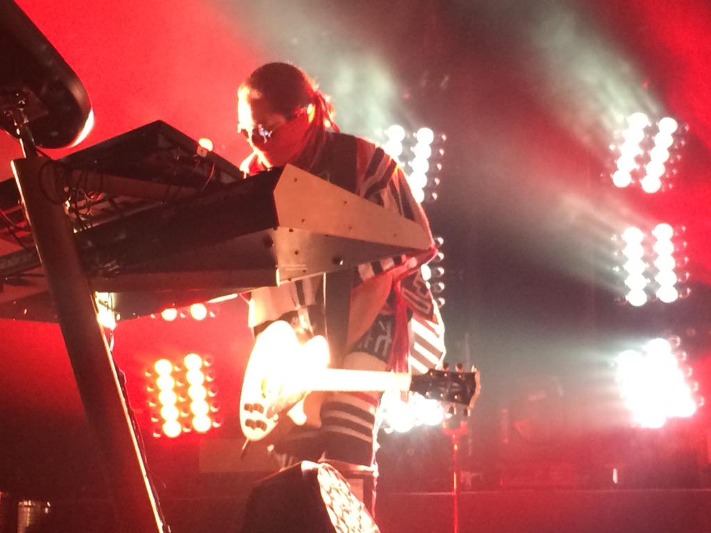 CLOM-_WUwAEGpm6.jpg (600×450)