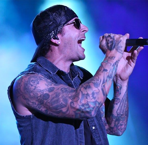 Happy 34th Birthday M. Shadows!.
Selamat ulang tahun yang ke-34 M. Shadows! 