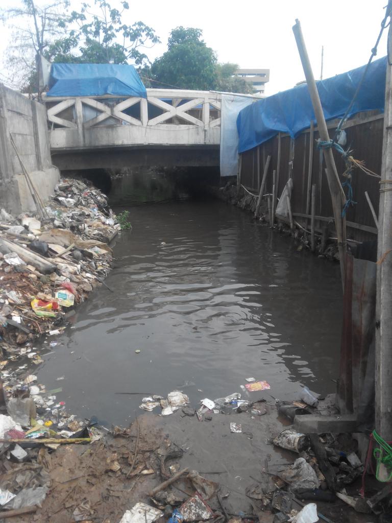 satgas_SDA's tweet photo. Alhamdulillah kali cabang timur (belakang itc) sudah bersih http://t.co/5YLBTRHPwB