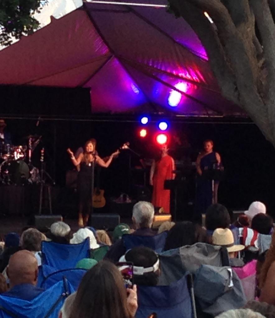 AltheaMosesHeal's tweet photo. Legendary superstar Vanessa Williams gavean amazing performance at Chase Park. http://t.co/AdVz1jDGuS