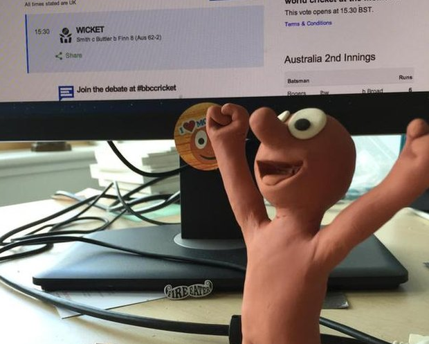 BBCSport's tweet image. Even Morph was happy.

Check out your celebration photos as Australia collapse in the #Ashes: bbc.in/1DdNZhm