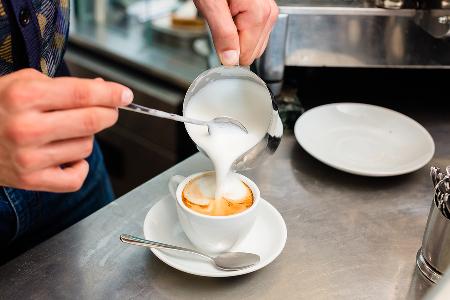 How to make sure the #coffee connosieur leaves happy #cafe #coffeelife #hospitality goo.gl/U6yUsg