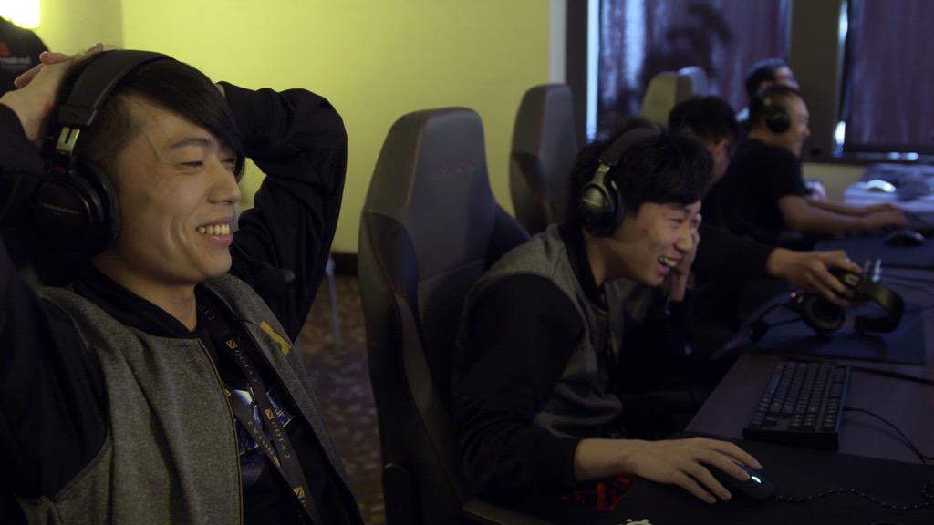 CLOXHFUVAAIGxPL.jpg:large