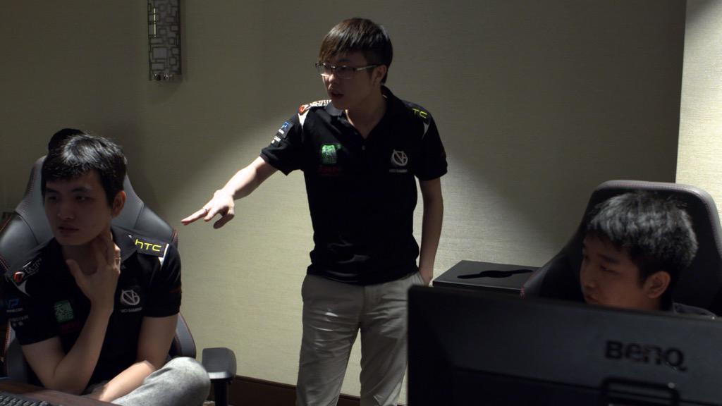 CLOXHFyUwAEWvFW.jpg:large