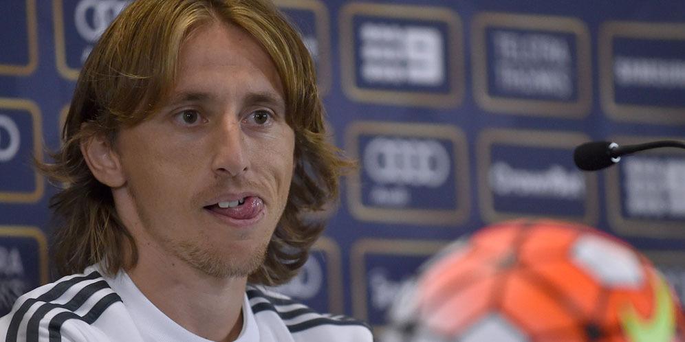 Bolanet's tweet photo. http://t.co/vU9EFInofr - Modric Girang Madrid Kembali Raih Trofi http://t.co/eINB8yOhhS